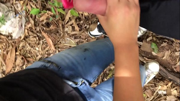 Caiu na net novinha traindo namorado no mato Caiu na net novinha traindo namorado no mato